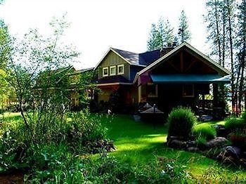 River House Bed And Breakfast Nine Mile Falls Экстерьер фото