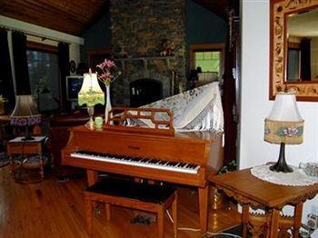 River House Bed And Breakfast Nine Mile Falls Экстерьер фото